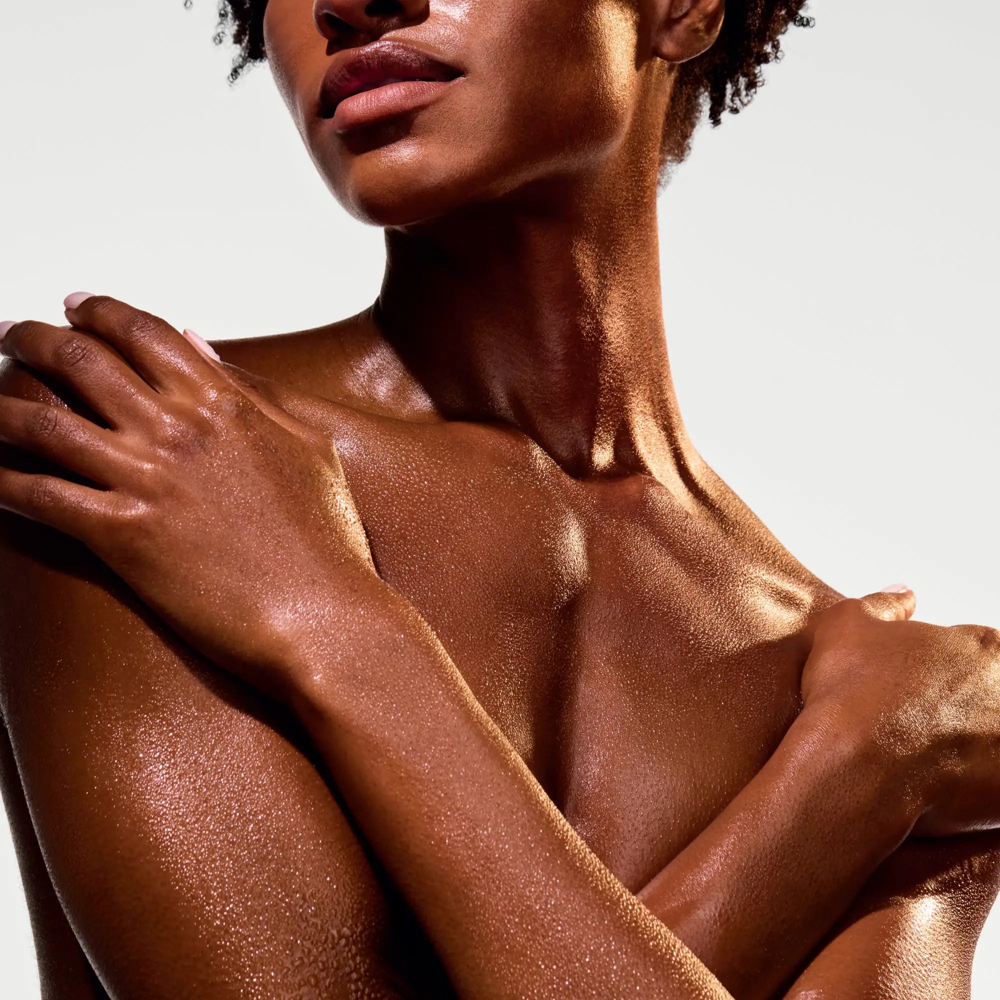 the-glow-getter-multi-oil-body-scrub-a5 NATR-40028-Alt-Image-The_Glow_Getter_Multi-Oil_Body_Scrub-06_1.webp