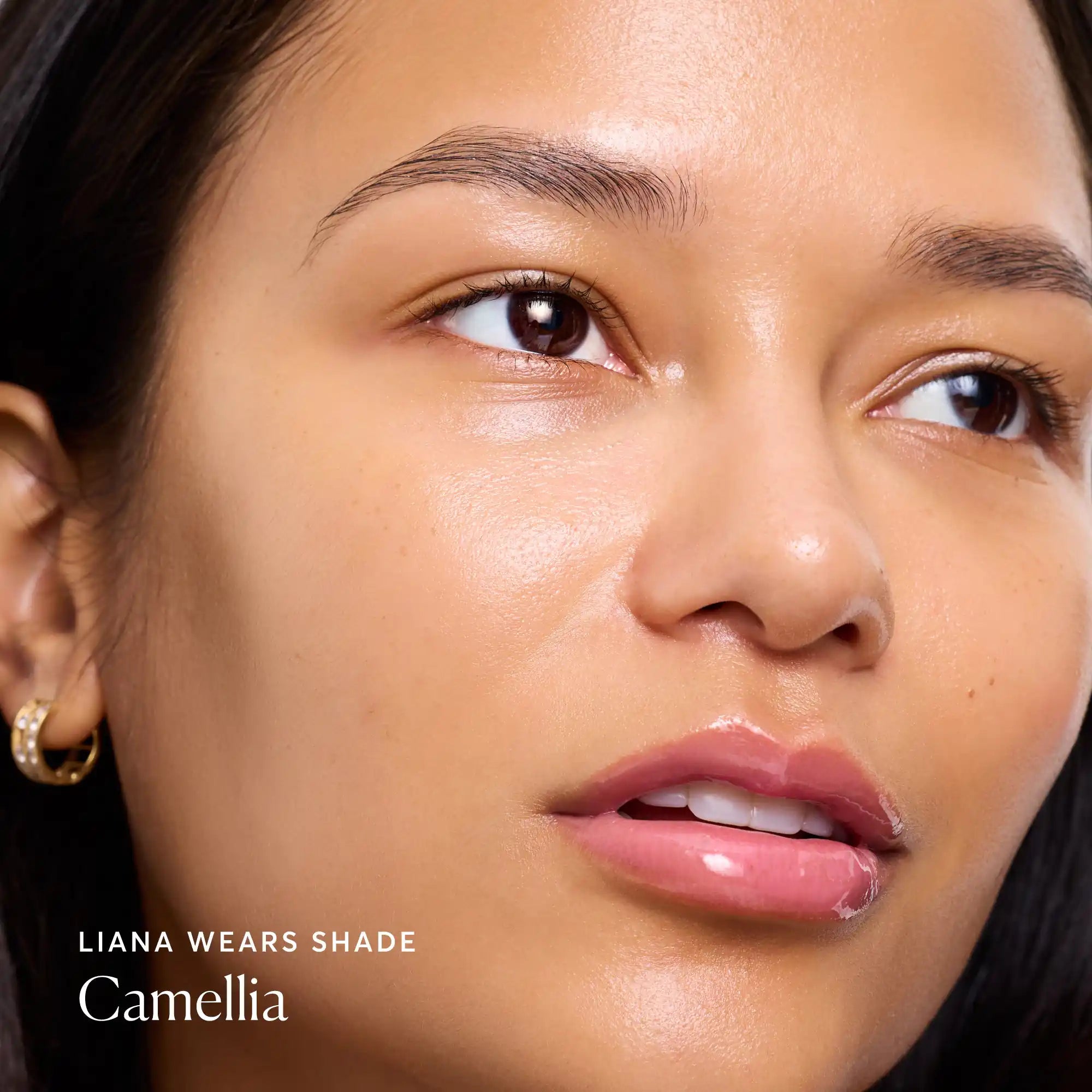 phyto-glow-lip-balm-camellia-e4 NATR-60075-Alt-Images-Phyto-Glow-Lip-Balm-Camellia-04.webp